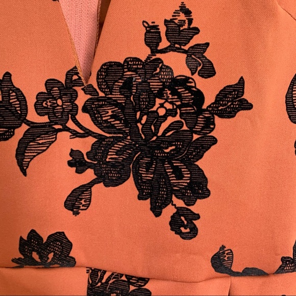 NWT Windsor Floral Romper, Rust, size large - Picture 3 of 5